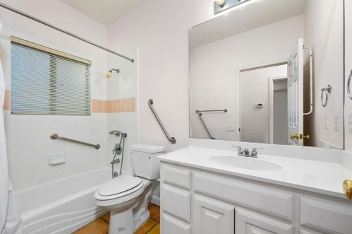 6611 Candle Rdg Cv, Austin TX 78731-2859 exterior