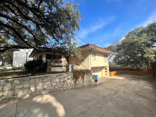 1511 Chelsea Ln, Austin TX  78704-2608 exterior