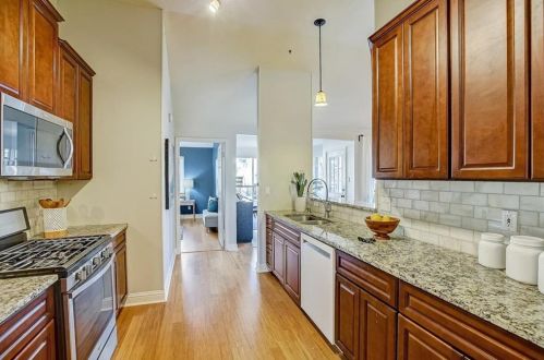 8100 Cahill Dr, Austin TX 78729-6437 exterior