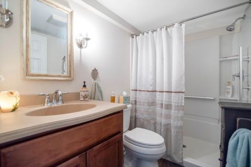 61 Moreau Dr, Chicopee MA 01020-4826 exterior