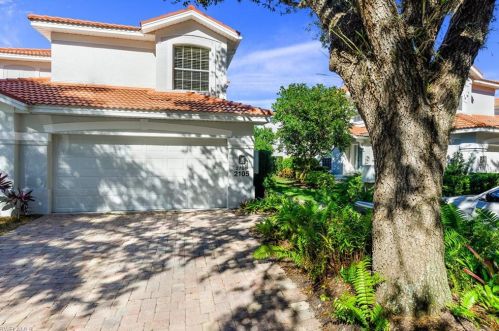 2105 Arielle Dr, Naples, FL 34109-0338