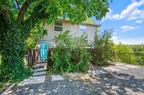 208 Denson Dr, Austin, TX 78752-4114