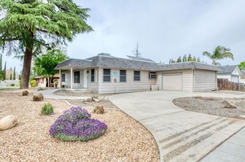 331 Peach Ave, Clovis, CA 93612-0286