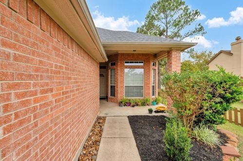 120 Fairway View Ln, Montgomery, TX 77356-5968