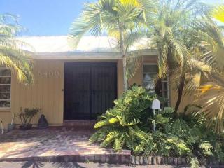 8400 178th St, Miami FL  33157-6028 exterior