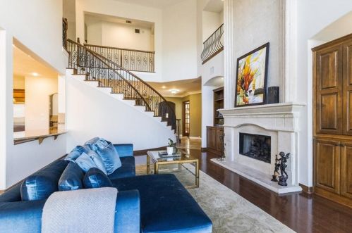 400 Dawn River Cv, Austin TX 78732-1986 exterior