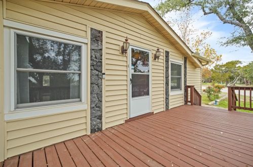 5116 Avispa Way, Austin TX 78738-7602 exterior