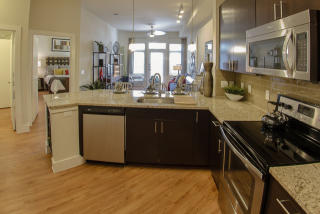 811 11th St, Austin TX  78702-2009 exterior