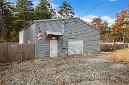 467 Hubbard Rd, Berwick, ME 03901-2305