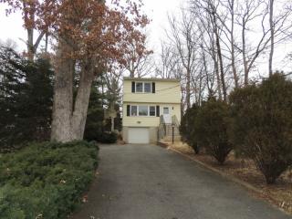 6 Lockwood Ave, Stanhope, NJ 07874-3435