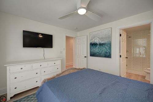 1000 Carolina Blvd, Isle Of Palms SC  29451-2242 exterior