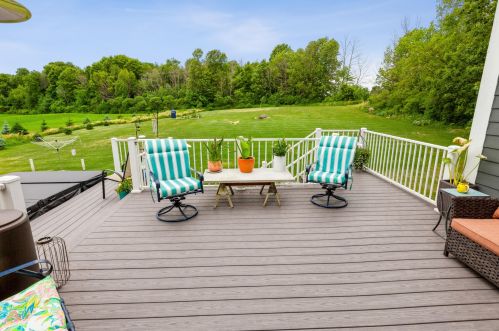 1385 Hillside Rd, Slinger WI 53086 exterior