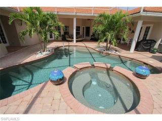 10819 Fieldfair Dr, Naples, FL 34119-8960