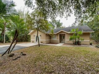 388 16th Ave, Naples, FL 34120-2351