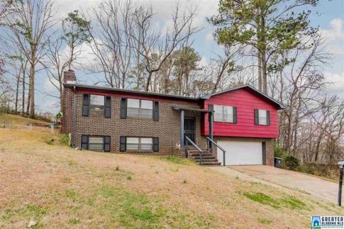 2006 Hickory Ln, Fultondale, AL 35068-1124