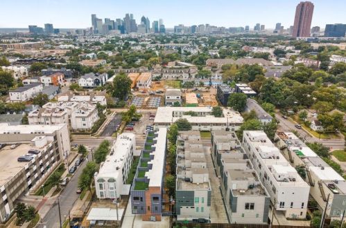 2006 Fitzhugh Ave, Dallas TX  75204-4694 exterior