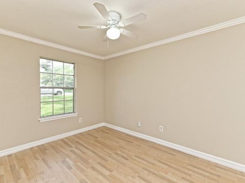 8903 Curlew Dr, Austin TX 78748-5129 exterior