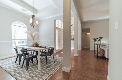 6868 Auckland Dr, Austin TX 78749-4139 exterior