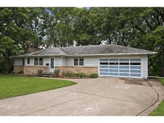 11807 Shady Oak Dr, Hopkins, MN 55343-8829