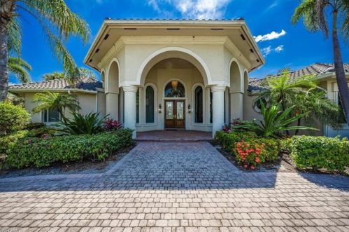 4565 Brynwood Dr, Naples FL  34119-8417 exterior