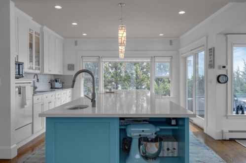 211 Cliff Ave, Winthrop MA 02152-1062 exterior