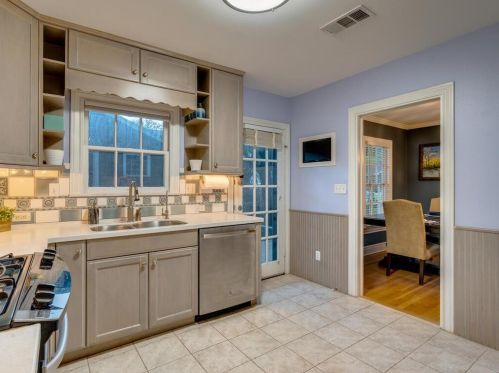 1703 31 St, Austin TX 78705-2148 exterior