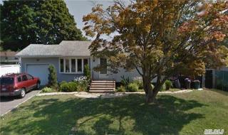 32 Perry St, Pine Air, NY 11717-1746