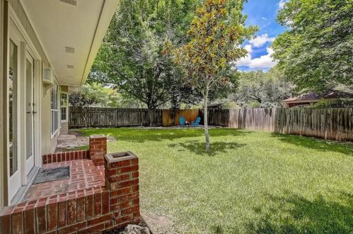 13243 Briar Holw Dr, Austin TX 78729-2855 exterior