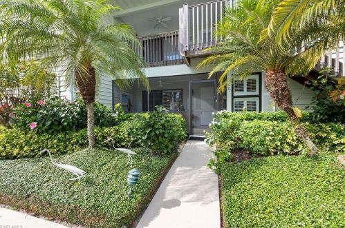 880 8th Ave, Naples, FL 34102-6962