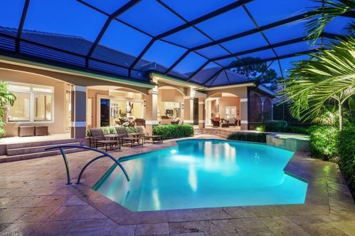 1016 Barcarmil Way, Naples, FL 34110-0906