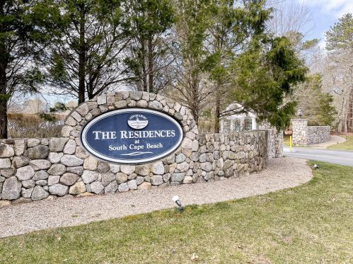 19 Quinns Way, Mashpee MA 02649-4664 exterior