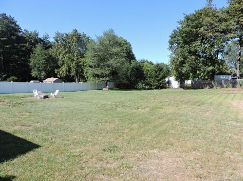 303 Hilton Dr, Wapping CT 06074-3418 exterior