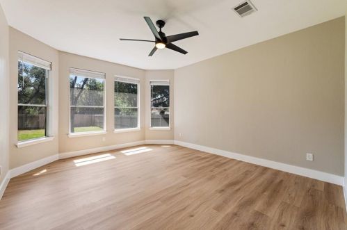 10209 Broomflower Dr, Austin TX 78739-1448 exterior