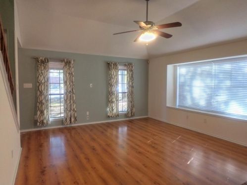 8014 Cahill Dr, Austin TX  78729-6441 exterior