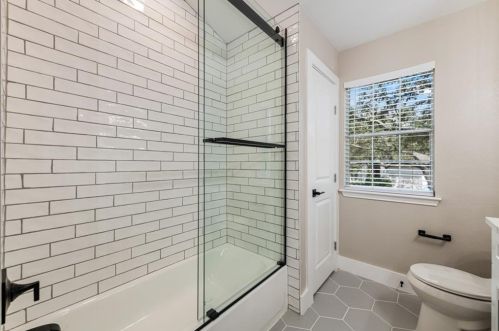 10209 Broomflower Dr, Austin TX 78739-1448 exterior