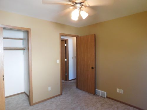 941 42nd St, Manitowoc WI  54220-4700 exterior