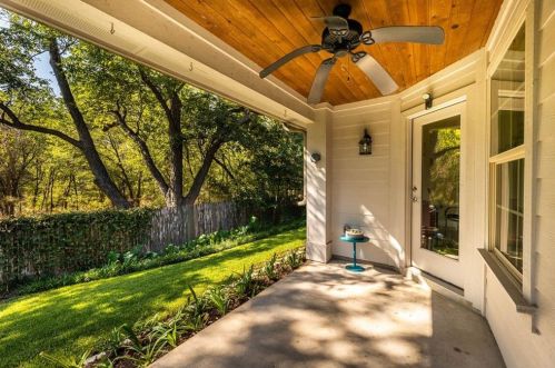 6928 Bay City Bnd, Austin TX 78725-2938 exterior