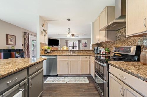 11200 Chatam Berry Ln, Austin TX 78748-3935 exterior