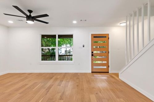 2502 11th St, Austin TX  78702-3512 exterior