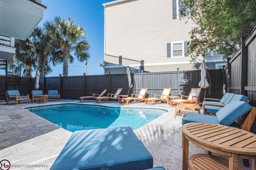 1000 Carolina Blvd, Isle Of Palms SC  29451-2242 exterior