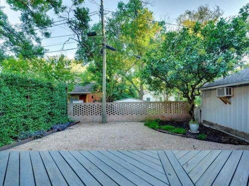 1703 31 St, Austin TX 78705-2148 exterior