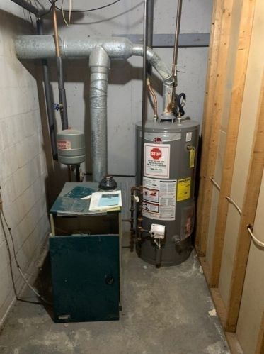 97 Woodbridge Rd, Chicopee MA 01022-1189 exterior