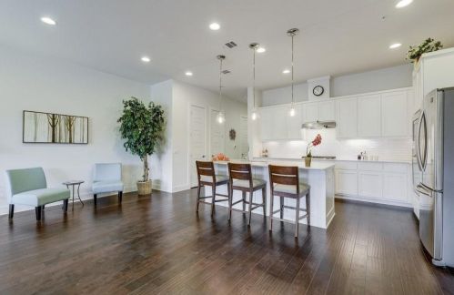 4211 Berkman Dr, Austin TX  78723-4547 exterior