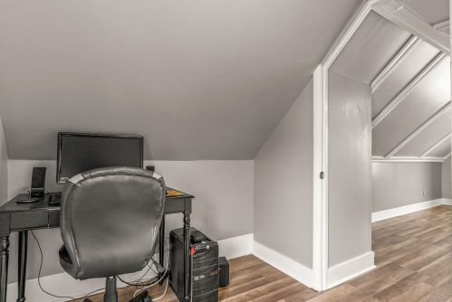 335 Hl St, Chenequa WI 53029-1906 exterior