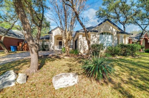 6868 Auckland Dr, Austin TX 78749-4139 exterior