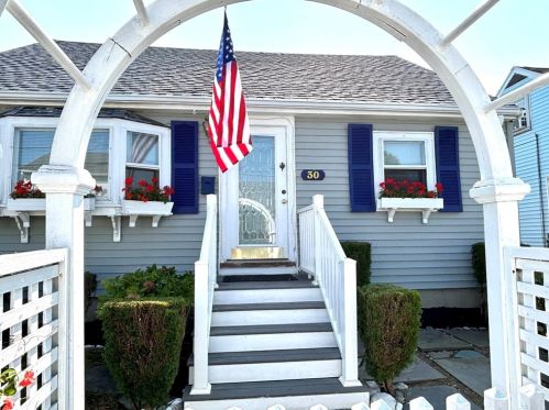 30 Townsend St, Winthrop MA 02152-1425 exterior