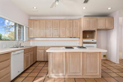 6611 Candle Rdg Cv, Austin TX 78731-2859 exterior