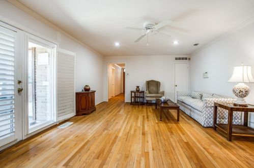 10512 Creekmere Dr, Dallas TX 75218-2341 exterior