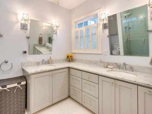 1703 31 St, Austin TX 78705-2148 exterior