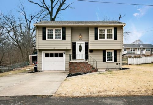 3 Alice St, Manville, NJ 08835-1906